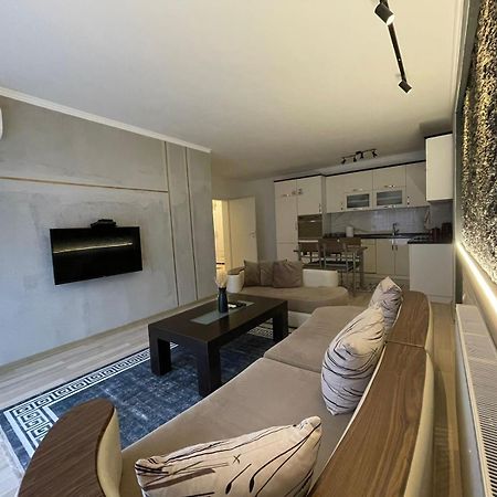 Prishtina Escape Apartments Приштина Экстерьер фото