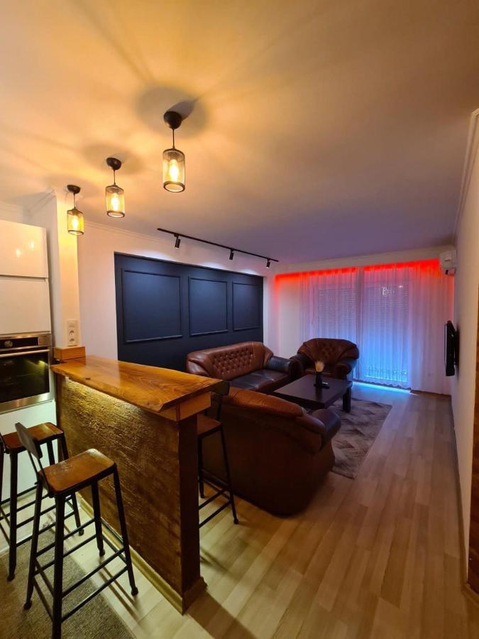Prishtina Escape Apartments Приштина Экстерьер фото